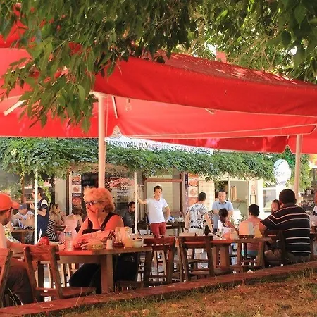 Efharisto Hotel